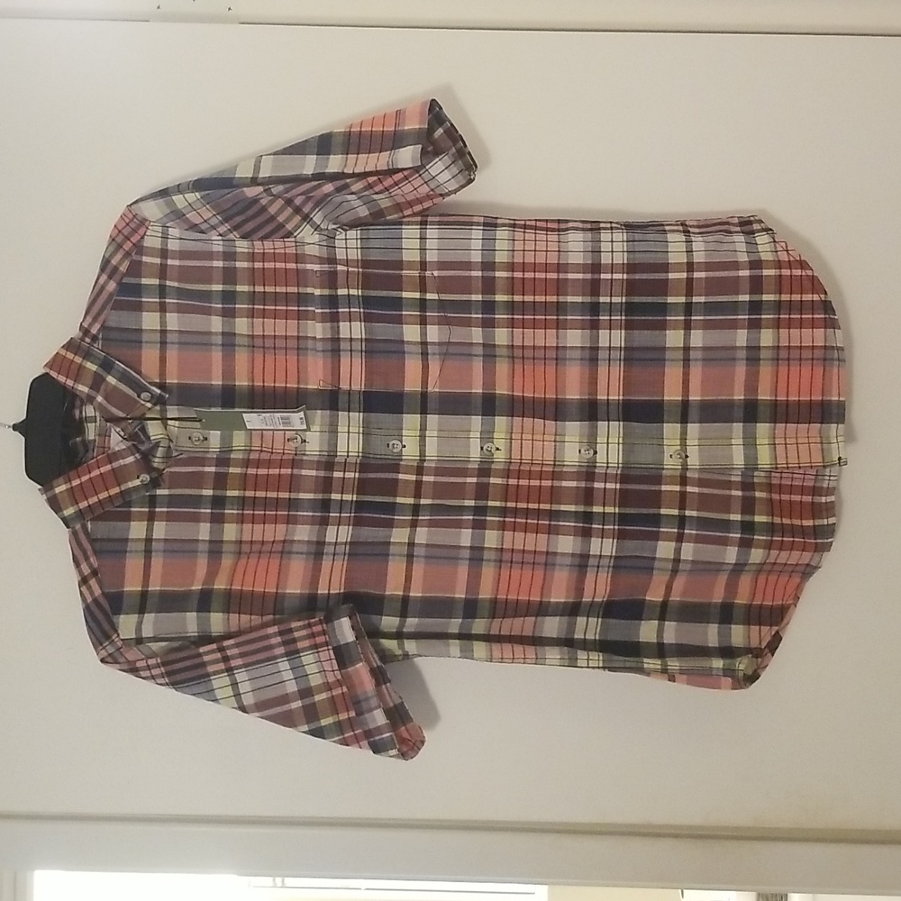 Mens size small collared button down shirt by Goodfellow in plaid